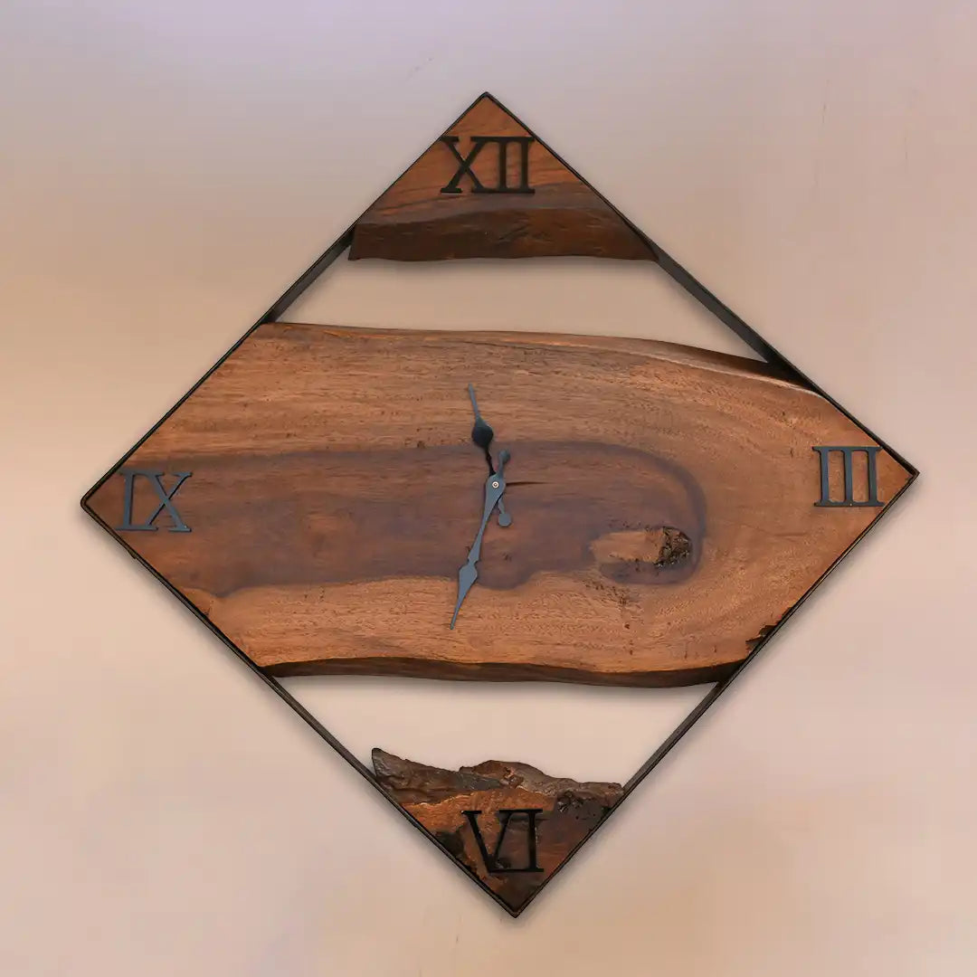 Nova Live Edge Clock